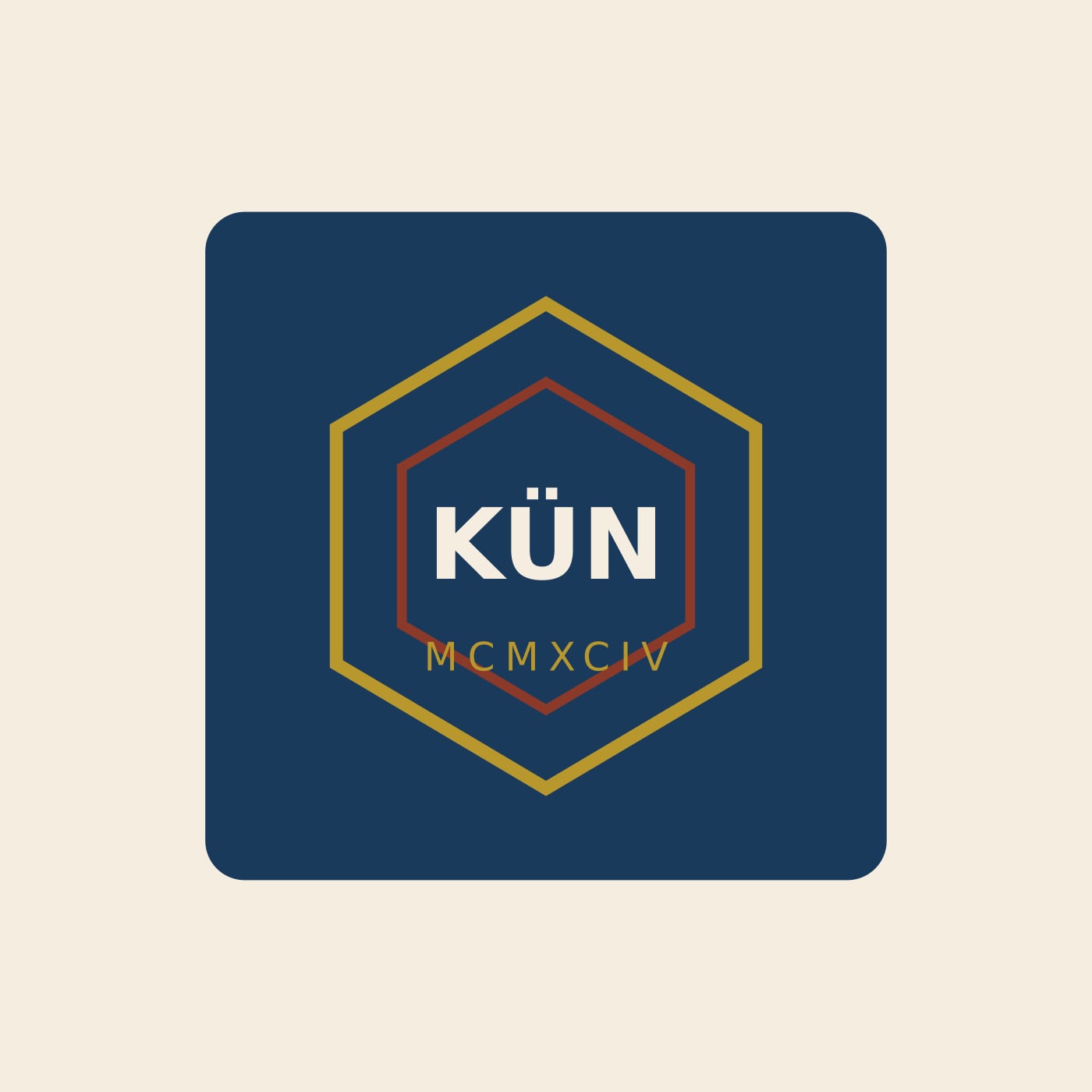 KÜN Core Hoodie — Core, detay: Amblem (çizim)